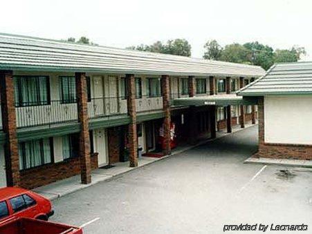 North Pointe Inn And Suites เคโลว์นา ภายนอก รูปภาพ